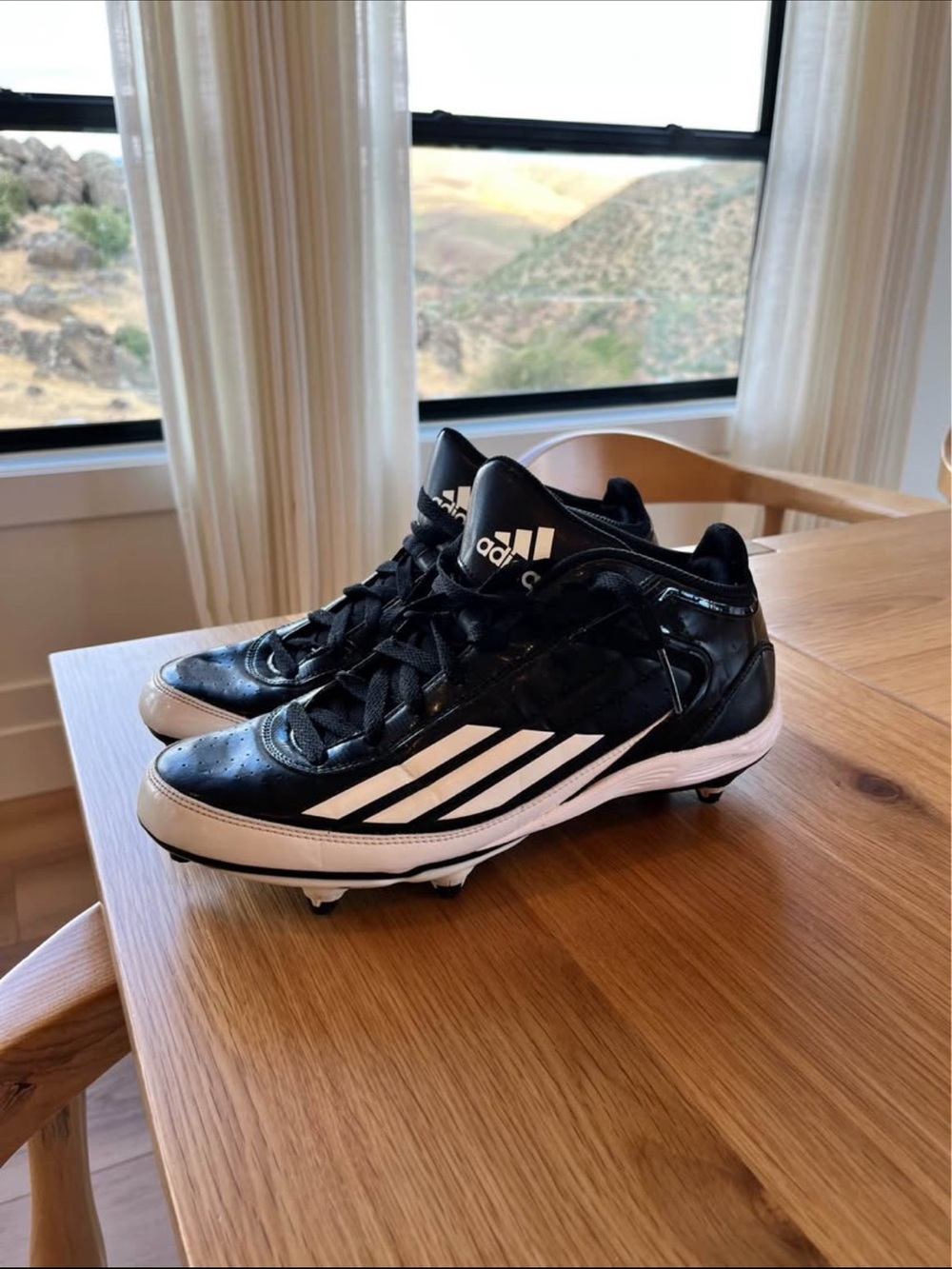 Adidas Mens Cleats Size 11